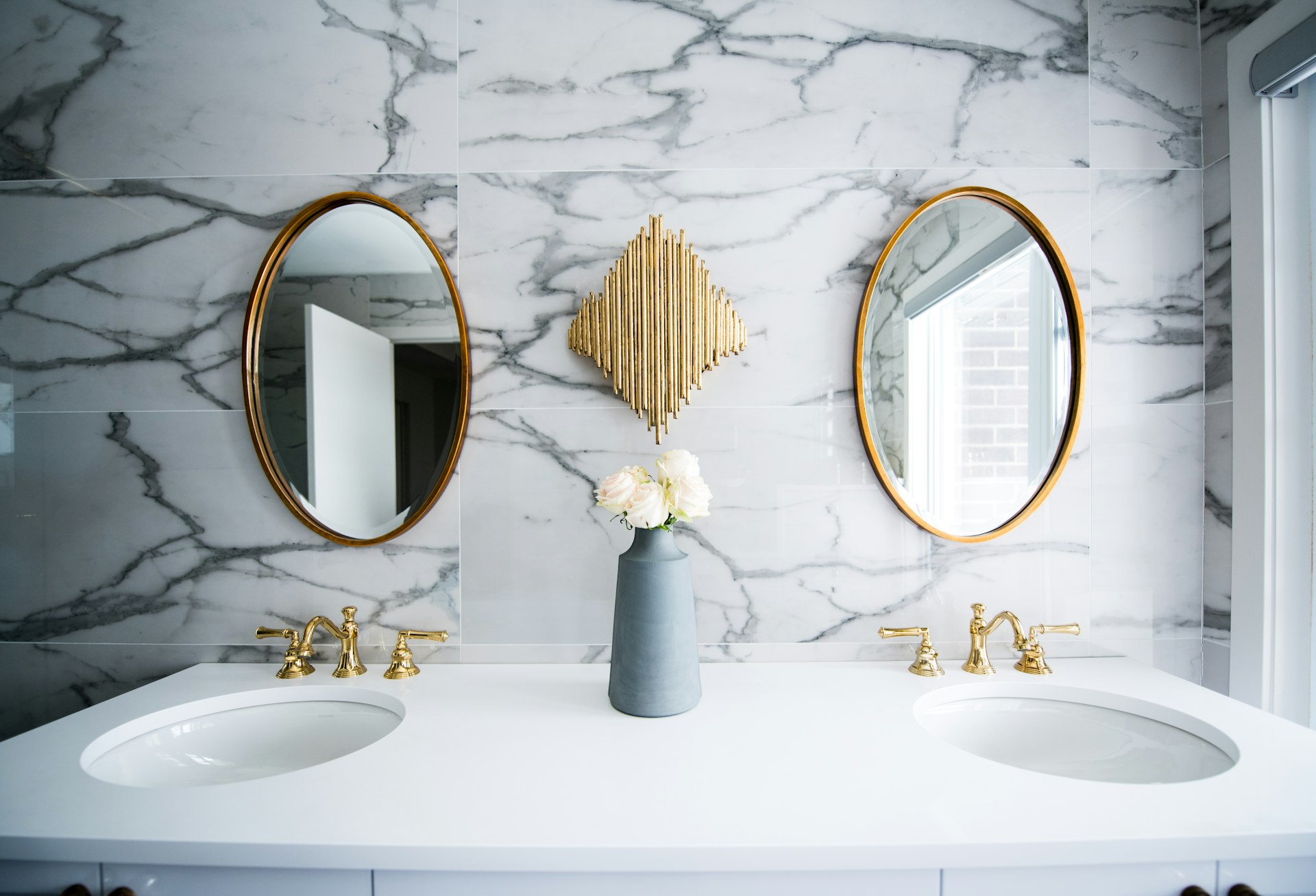 A spotless, calm bathroom
